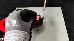 How to make a 12 volt battery yourself. Как самому сделать аккумулятор на 12 вольт.