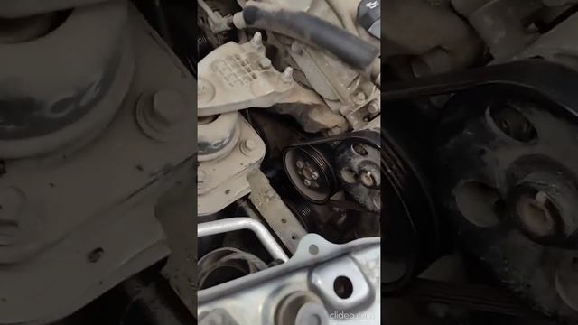 Замена роликов и ремонт натяжителя приводного ремня Daewoo Gentra смотреть онлайн