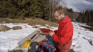 Чем дешёвая снежная лопата отличается от дорогой лопаты. Обзор снежных лавинных лопат