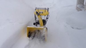 Снегоуброчная машина Калибр СНУБ-6,5/62Е. Сам убирает снег!