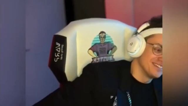 НЕКОГЛАЙ ПОКРАСИЛ МУСОРНОЕ ВЕДРО В РОССИЙСКИЙ ФЛАГ ИЗ УКРАИНСКОГО смотреть онлайн