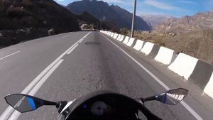Yamaha R 1 катаем