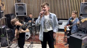 проект "Star flight", кавер на "Thunderstruk" (ACDC альбом The Razor’s Edge, 1990)