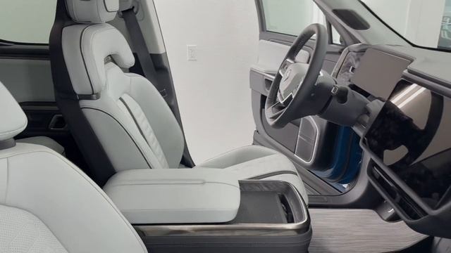 This Is The First Thing You Need To Do When Buying A Rivian With Ocean Coast Interior смотреть онлайн