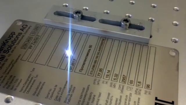 Гравировка шильда на нержавейке ｜ Волоконный лазерный гравер RayMark ｜Гравировка шильда на нержавеи смотреть онлайн