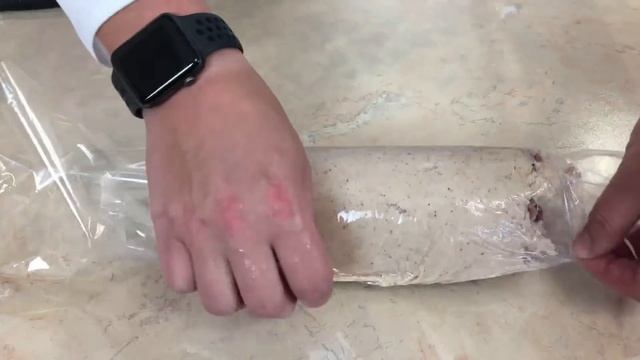 Вареная колбаса в сувиде