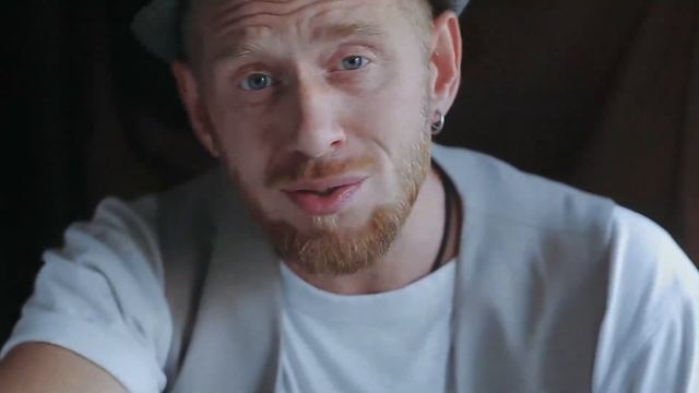 "Папа пишется с большой буквы П" читает господин Литвинович