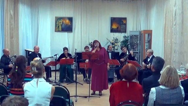 "ОСЕННИЕ ЛИСТЬЯ"-Раиса Криницкая (стихи, мелодекламация),ансамбль "Сувенир" под упр. Н.Губернаторов