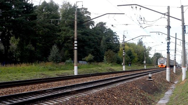 ЭД4М 0493 на станции Дедовск Московской железной дороги. смотреть онлайн