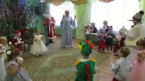 Танец со снежками младшая группа