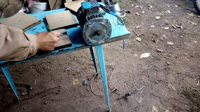 Наждак для заточки свёрл, ножей и другой мелочи (Emery for sharpening drills) смотреть онлайн