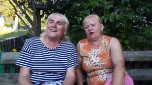 У меня под окном расцветала сирень.