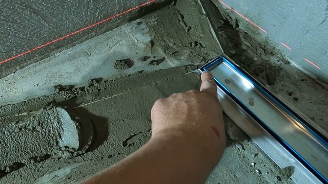 Как сделать Уклон в душевом поддоне за 2 минуты. Установка маяков под углом смотреть онлайн