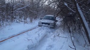 Шевроле-Niva c 2х литровым мотором на съёмках "Дорожного просвета" по снегу за Unimog
