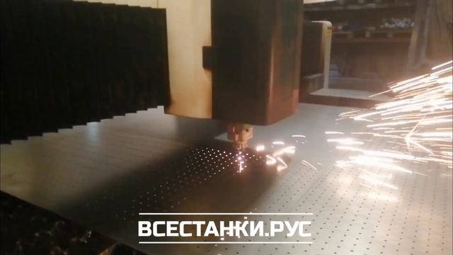 Лазерная перфорация металла толщиной 1мм с применением технологии резки FLYCUT смотреть онлайн