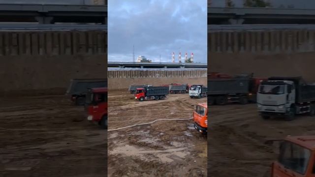 ?Котлован строящегося ЖК. Монтаж иглофильтров для откачки грунтовых вод. Осушение участка ?