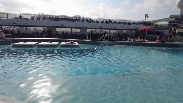 Круиз по Персидскому заливу. Обзор лайнера MSC WORLD EUROPA. Из тараканника в Дубае на супер лайнер