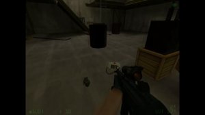 Псих из NFS играет в Half Life Opposing Force