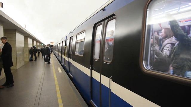 D3500 Полностью забитый! Отправление метропоезда Юбилейный 81-722723724 244