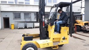 Вилочный погрузчик HYSTER.