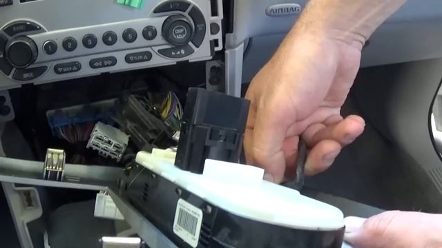 How to Replace Radio CD Player on Chevrolet Equinox 2005 2006 2007 2008 2009 смотреть онлайн