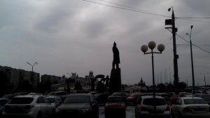 Ленин смотрит на Маринс Парк Отель Нижний Новгород