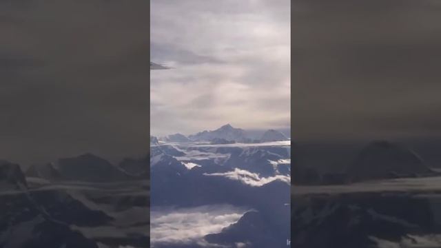 Airplane flight to Everest (Полёт на самолёте к Эвересту )