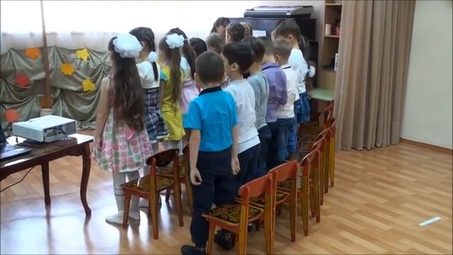 Музыкальное занятие в старшей группе на тему:"Золотая осень" смотреть онлайн
