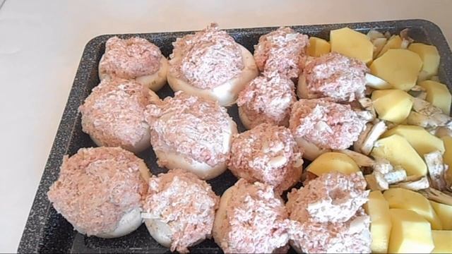 Шампиньоны,запеченные с мясным фаршем в духовке.Фаршированные шампиньоны в сливочном соусе.