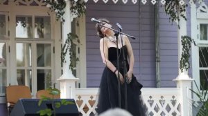 The incomparable Russian opera singer Lyubov Kazarnovskaya singing "Adagio" by Tomaso Albinoni.