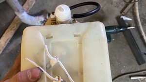 Восстановление бачка омывателя Mitsubishi Pajero 1