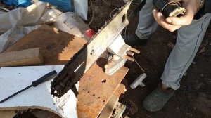 как заточить цепь спомощью напильника и шурупо вёрта.