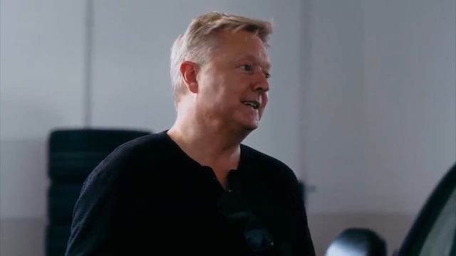 Fisker Ocean CRUSHES Every Electric SUV On The Market! смотреть онлайн