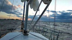 Яхта.  Первый выход яхты  на ходовые испытания.