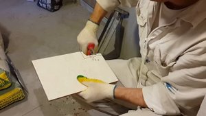 Как вырезать в плитке угол