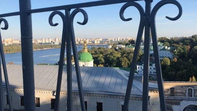 Киево-Печерская Лавра. Красивый вид на Киев. Интересные факты о левобережном Киеве