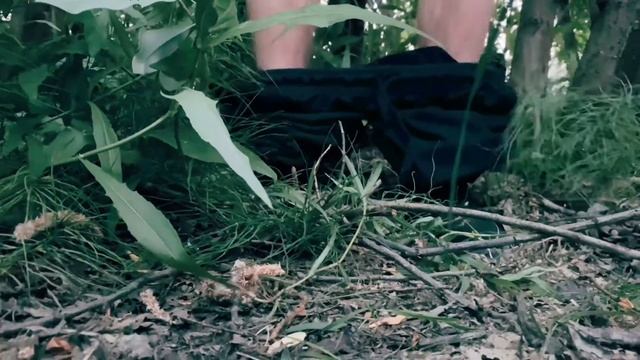 Парень обосрался в лесу/трэш/оно в реальной жизни