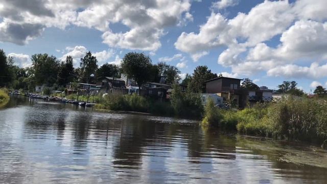 Спуск катера в Лебяжьем. Финский залив за дамбой. Окуни. смотреть онлайн