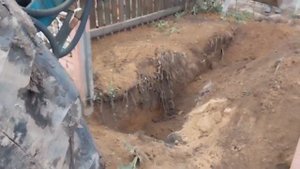 ЭО-2621. Выкапываем траншею под трубу
