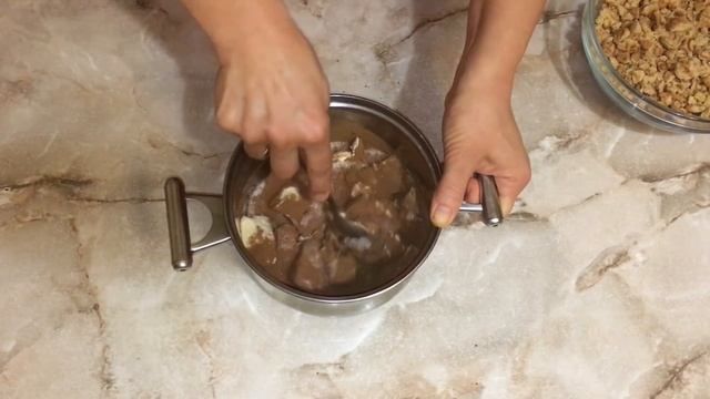 Сладкая колбаска из печенья. Шоколадная колбаска. Чайная колбаска