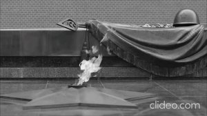 И молча поклониться до земли.mp4