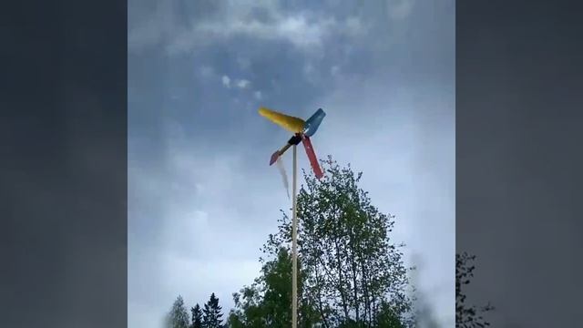 Дачный ветряк в работе! смотреть онлайн