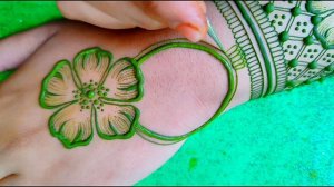 Very Stylish & Modern Style Hibiscus Flowers Mehndi Design || 2022 & Wedding Special Mehndi Design