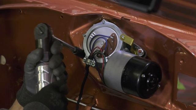 CLIPPING A FISH: WHEN IT TAKES TWO CUDAS TO MAKE ONE! смотреть онлайн