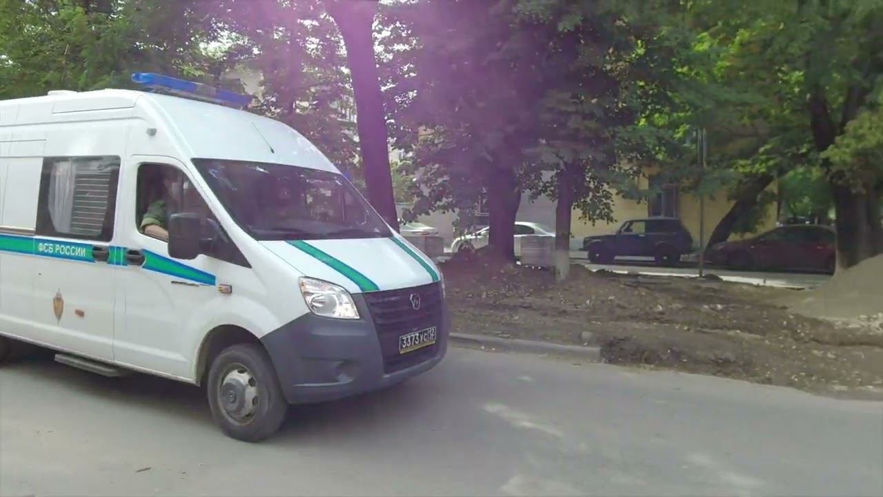 ФСБ в Крыму задержала личного охранника организатора энергоблокады полуострова смотреть онлайн