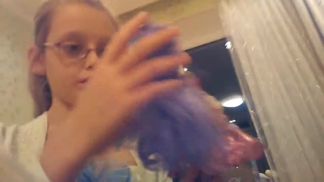 Краснова Настя 9 лет. демонстрация подарков. смотреть онлайн