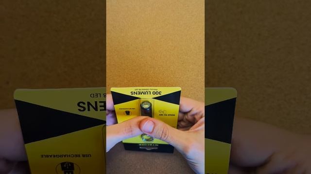 Лучший бюджетный наключный фонарик Nitecore Tiki LE | Сравнение с фонарём Sofirn SC02 mini | shorts смотреть онлайн