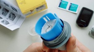 Freestyle Libre: installing sensor. Устанавливаем сенсор мониторинга глюкозы.