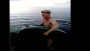 Рыбалка Прикол на рыбалке Вывалилось дно у лодки