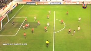 Гол Роналдиньо в ворота Осасуны в сезоне 2004 05